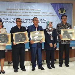 BPS Prov. Jawa Tengah received an award from the Directorate General of Treasury (DJPb)